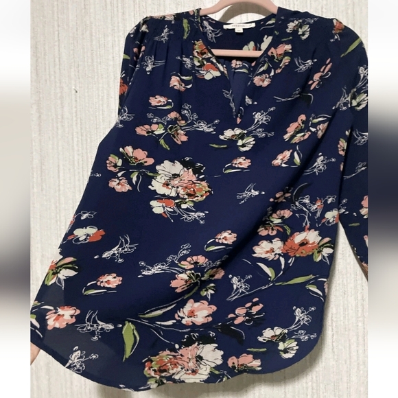 NWOT Fun 2 Fun Size XS Blue Floral Blouse Stitch Fix - Picture 6 of 9